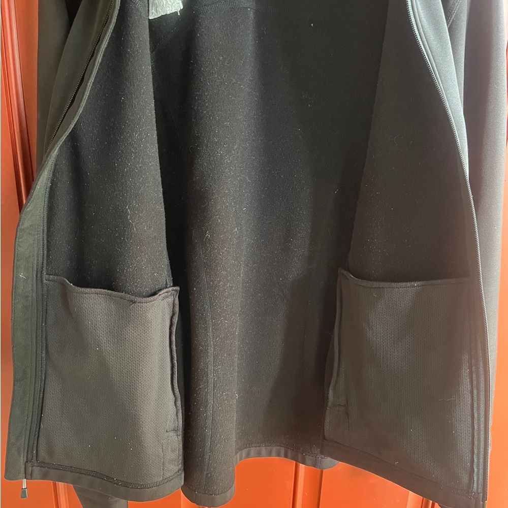 🌸The North Face women’s black jacket. Excellent condition. Size xl. - Picture 3 of 6